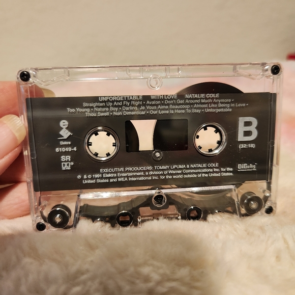Unforgettable Natalie Cole opened cassette tape. - Picture 5 of 6